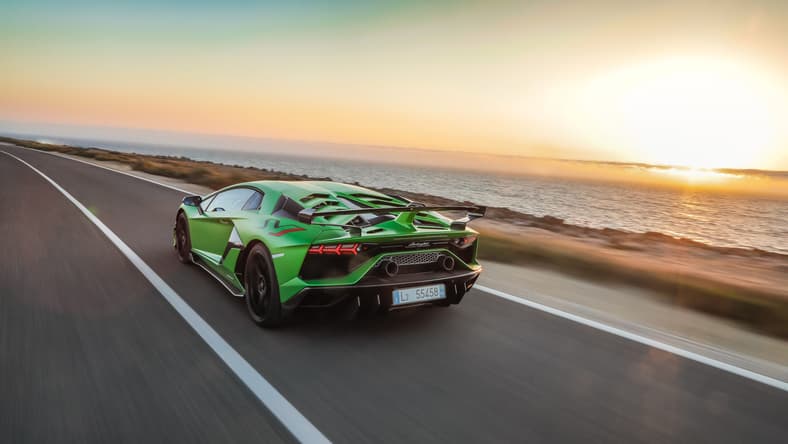 Lamborghini_Aventador_SVJ_Green_Road_17