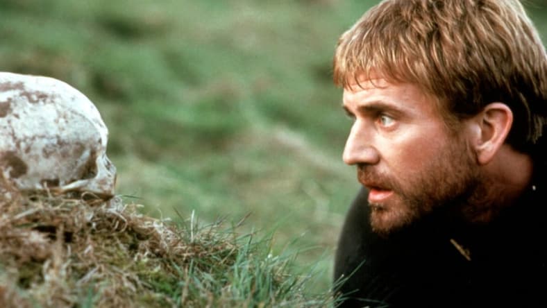 mel gibson hamlet 1990.jpg