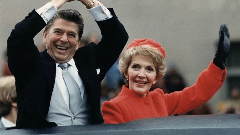 nancyreagan-victory.jpg