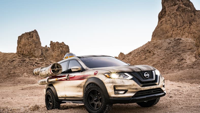 Nissan_Star_Wars_X_wing_inspired_2017_Nissan_Rogue_01