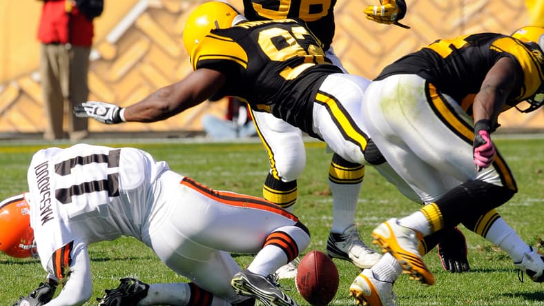 np123115_nflhits_article.jpg