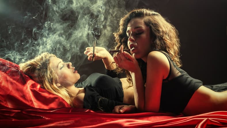 np_012816_weedladies.jpg