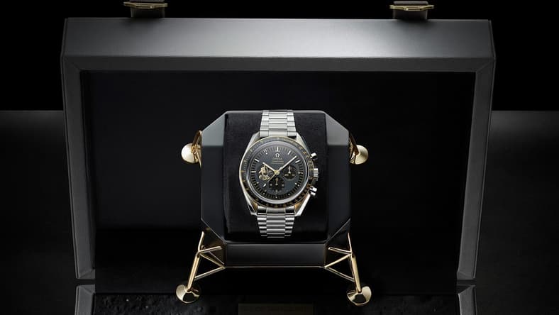omega-speedy-50th-2-thumb-960xauto-100136