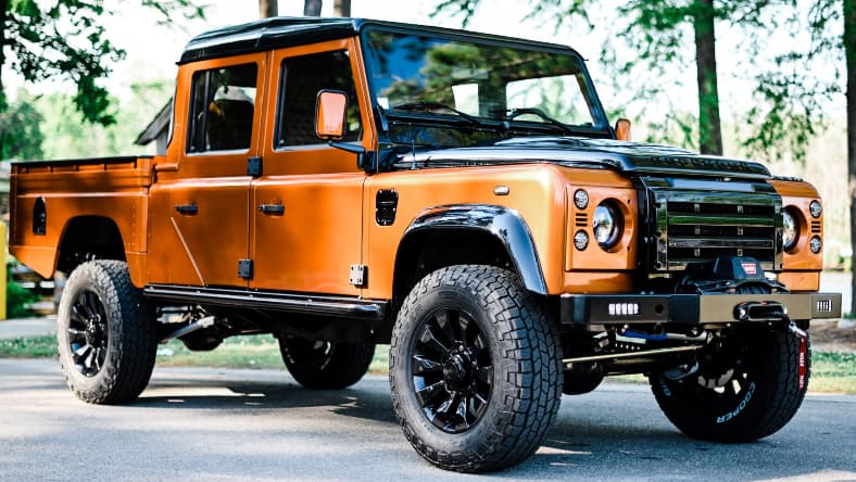 Osprey Custom Cars 1987 Land Rover Defender 130 Promo
