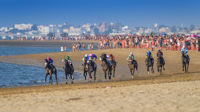 spanish-beach-horse-race-1