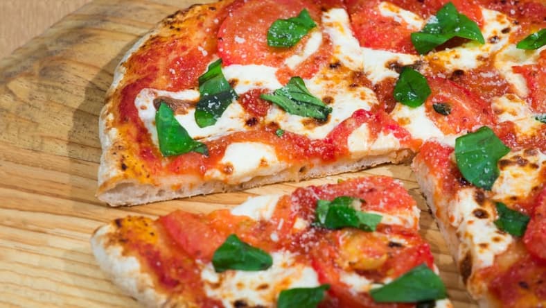 Stonebridge-pizza-spread-eats