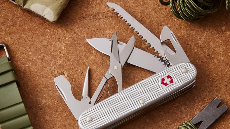 victorinox farmer x swiss army knife