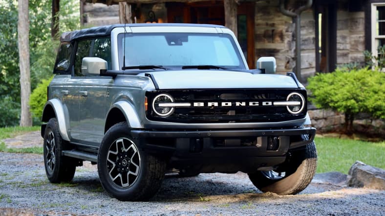 2021 Ford Bronco Promo 2