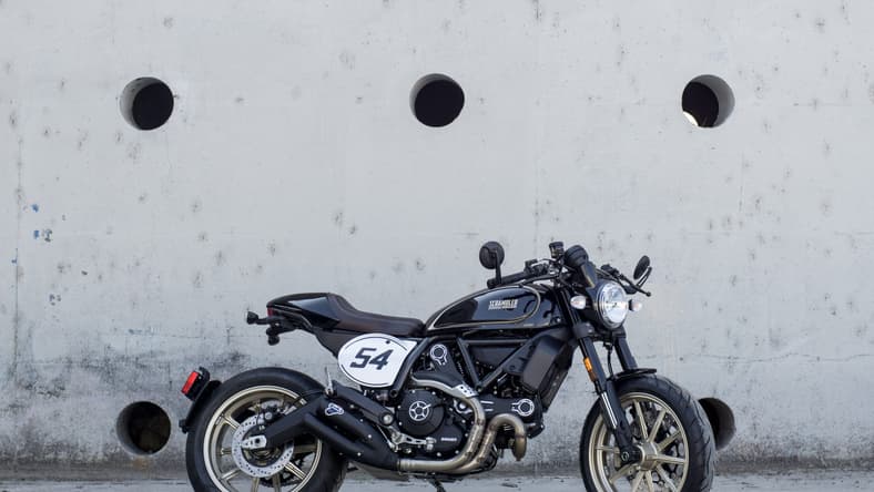 4-17 DUCATI SCRAMBLER CAFE RACER.jpg