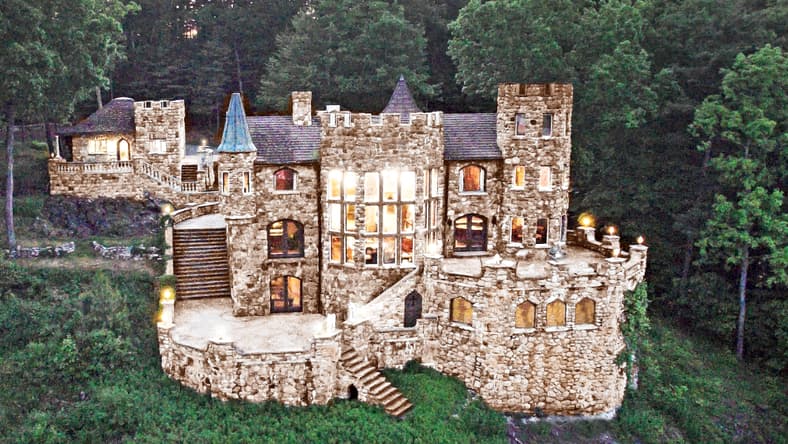 airbnb-castle-1-promo-1200-630