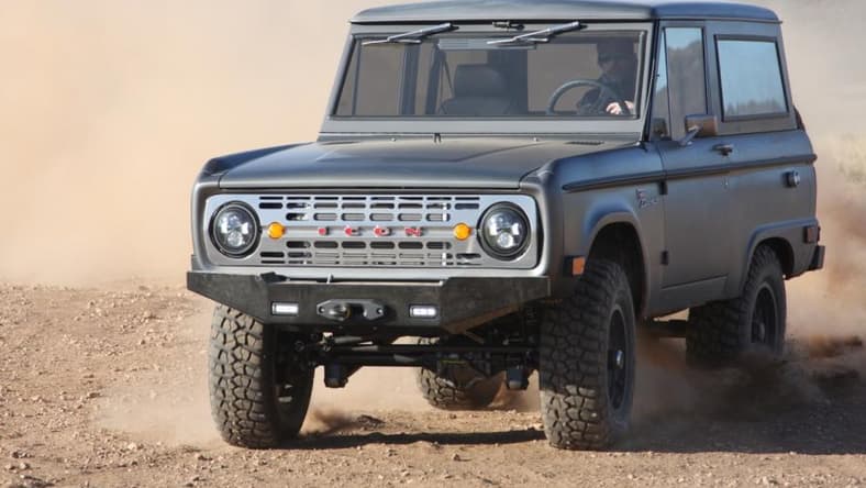 Bronco_Offroad_F34_Dusty_At_Speed.jpeg