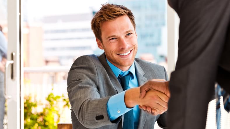 LinkedIn's Open Candidates privately alerts recruiters that you're looking (Photo: Getty Images/Izabela Habur)