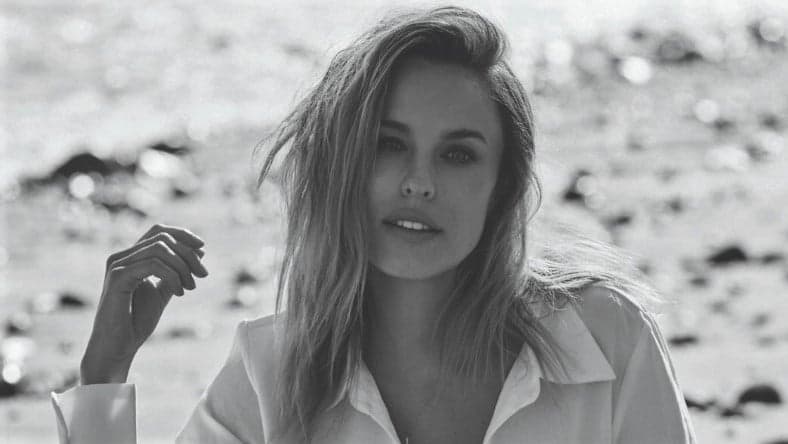 Mortal Kombat Star Jessica McNamee Promo (2)