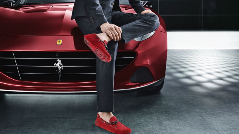 tods-for-ferrari-ss16-carosel_shoes.jpg