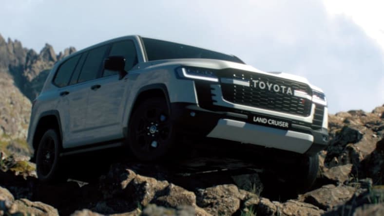 Toyota Land Cruiser 300 Series Promo