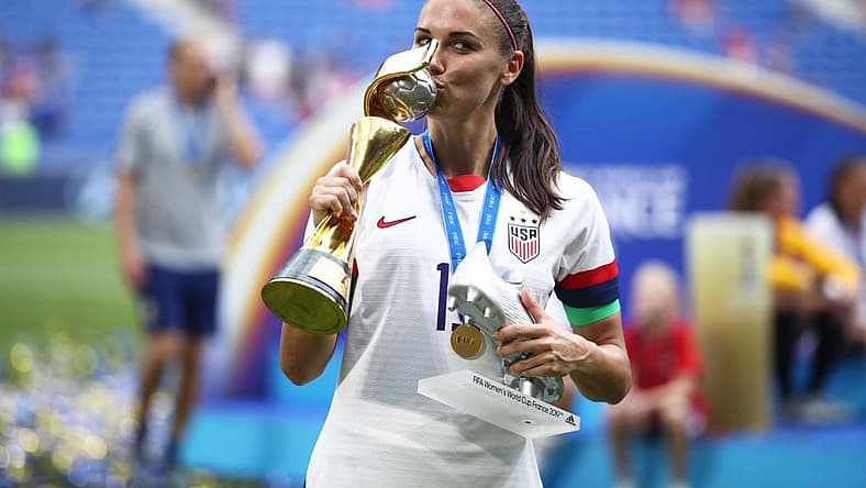 alex-morgan-trophy-GettyImages-1160614226
