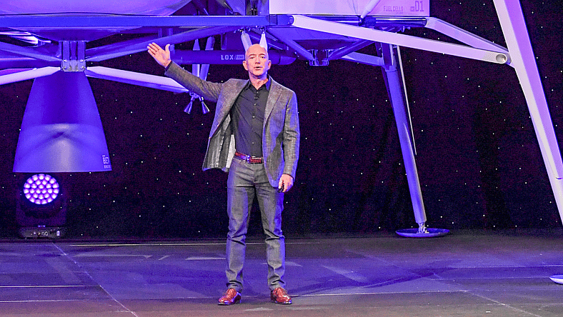 Jeff Bezos presenting Blue Origin and Blue Moon capsule.