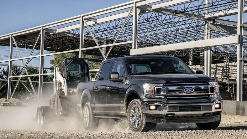 1464639_14_F150_XLTChrome_Cons_Trailer_Action_0470_sd_2500