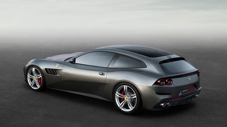 Ferrari_GTC4Lusso_side_r_high_LR.jpg