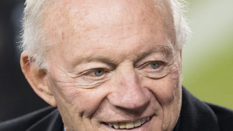 Jerry_Jones_2015_(2).jpg