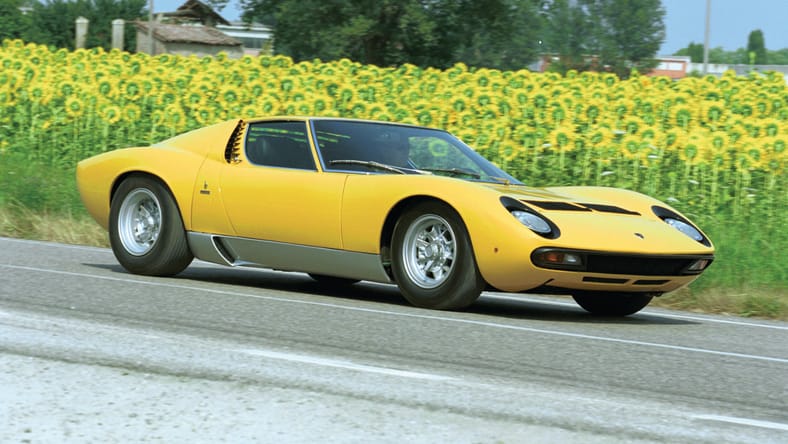 Lamborghini Miura yellow right side.jpg
