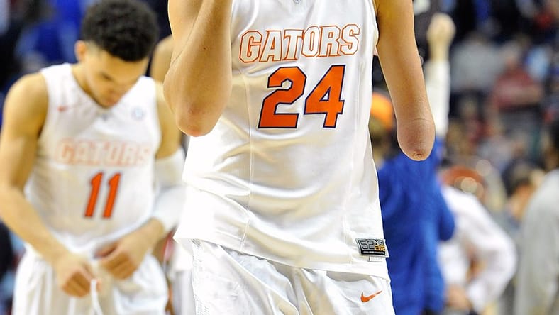 np122315_zachhodskins_article.jpg