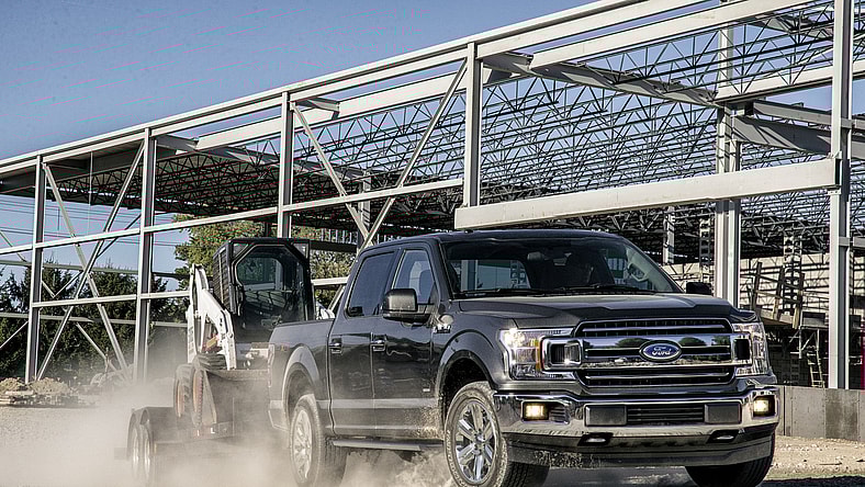 1464639_14_F150_XLTChrome_Cons_Trailer_Action_0470_sd_2500