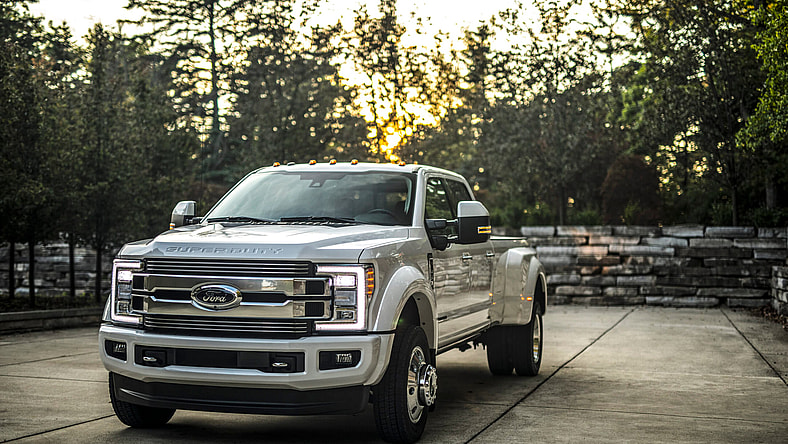 18FordSuperDuty-Limited_15_HR