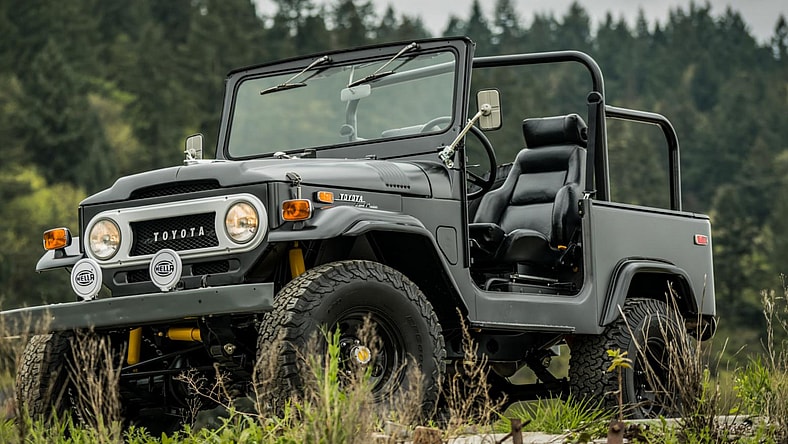 1971 Toyota Land Cruiser FJ40 Promo