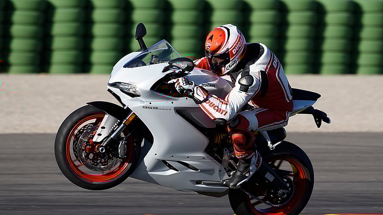 2-959_PANIGALE_ACTIONS.313.JPG