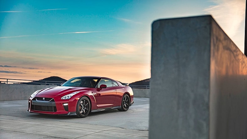2017_Nissan_GT_R_Track_Edition_09