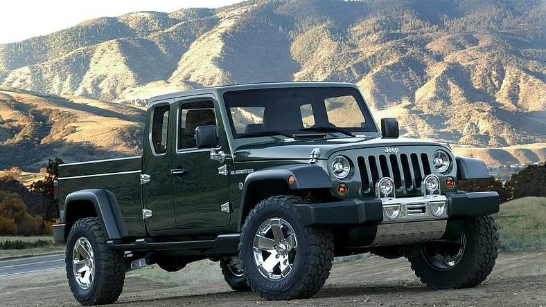 828542CV2005_001.jpg