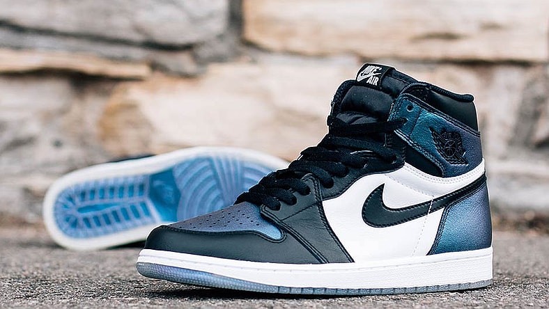 air-jordan-retro-high-og-all-star-main
