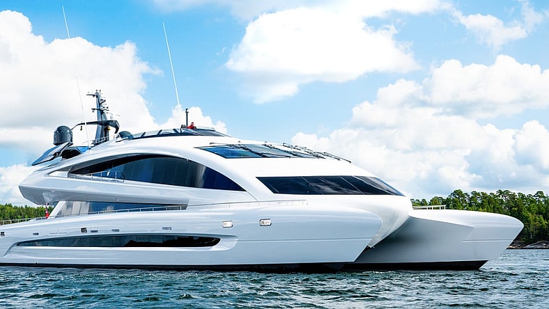 camper-nicholson-yacht-catamaran