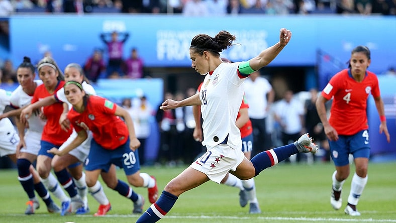 carli-lloyd-mid-kick-GettyImages-1150317782