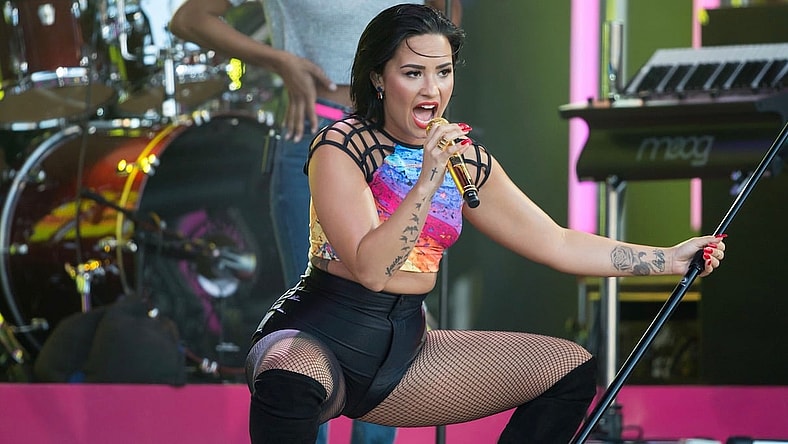 demi-lovato-wake-up-promo