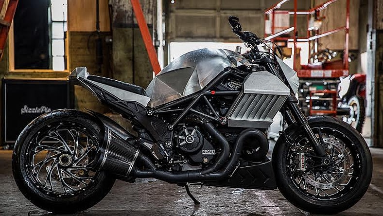 Ducati custom enginethusiast1.jpeg