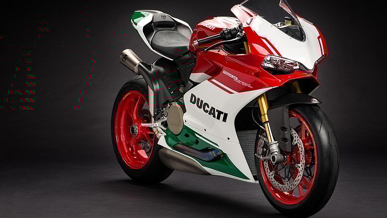 facebook-Linked_Image___6-1299 Panigale R Final Edition 03
