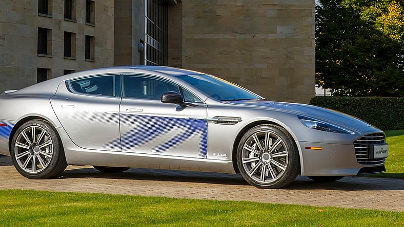 facebook-Linked_Image___aston-martin-rapide-concept-002-1