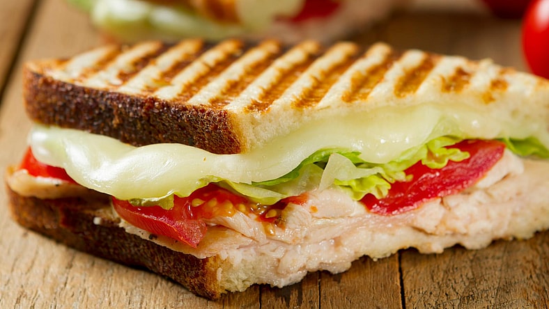 facebook-Linked_Image___cheese-tomato-sandwich-GettyImages-155419260