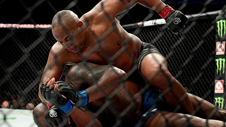 facebook-Linked_Image___cormier-lewis-ufc230-GettyImages-1057177546