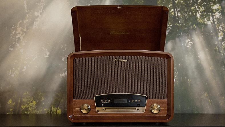 facebook-Linked_Image___electrohome-turntable-1