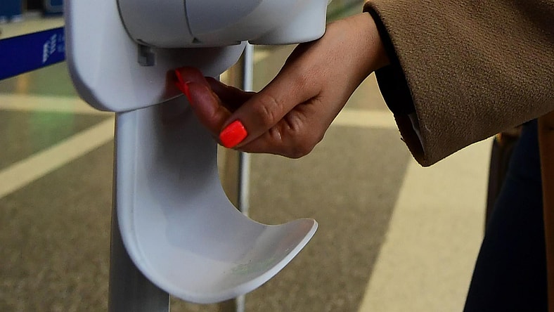 facebook-Linked_Image___hand-sanitizer-GettyImages-1206845877