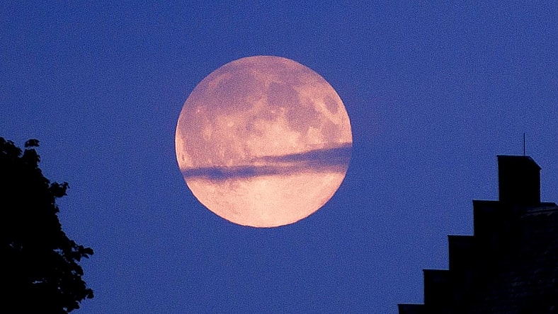 facebook-Linked_Image___harvest-moon-2-GettyImages-518003113