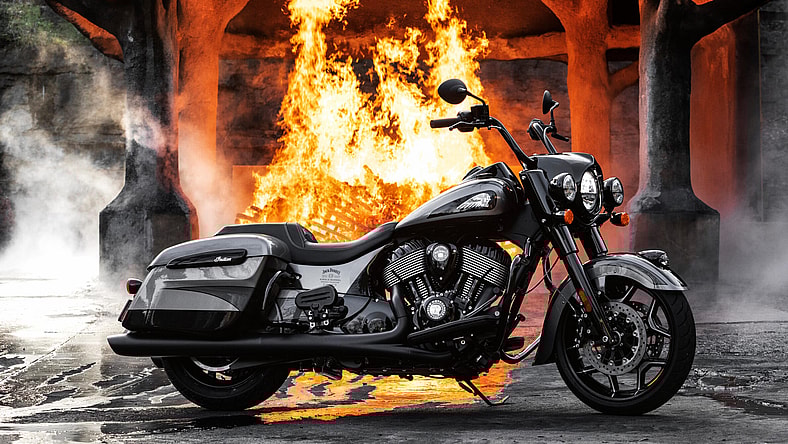 facebook-Linked_Image___IND-JD153-DISTILLERY_0772