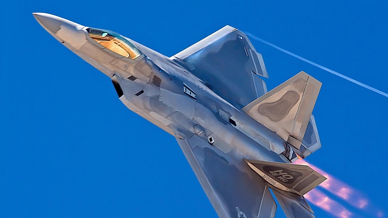 facebook-Linked_Image___Lockheed Martin F22 Raptor7