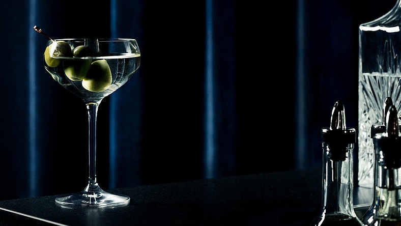 facebook-Linked_Image___NoMad Las Vegas_NoMad Restaurant_Martini_Photo credit Dylan + Jeni5