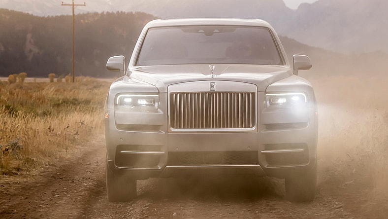 facebook-Linked_Image___Rolls-Royce Cullinan4