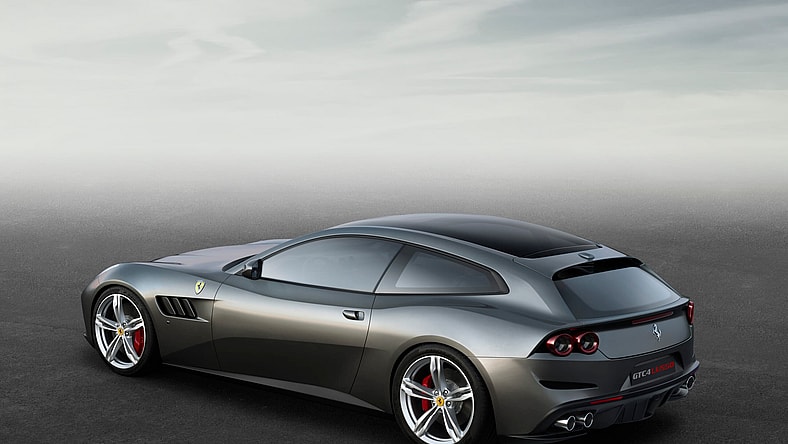 Ferrari_GTC4Lusso_side_r_high_LR.jpg