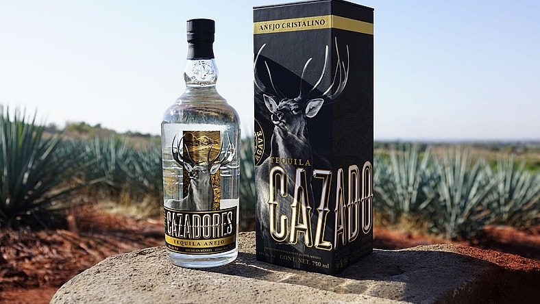 FY19_Cazadores_Agave-Lifecycle_Agave-Field-Cristalino-With-Box